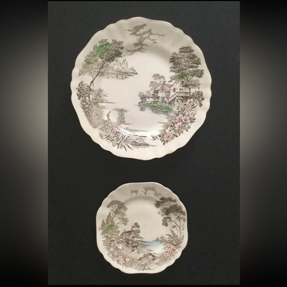 J & G Meakin English Staffordshire “Olde Avon Dale” Plates Set of 2 Vintage